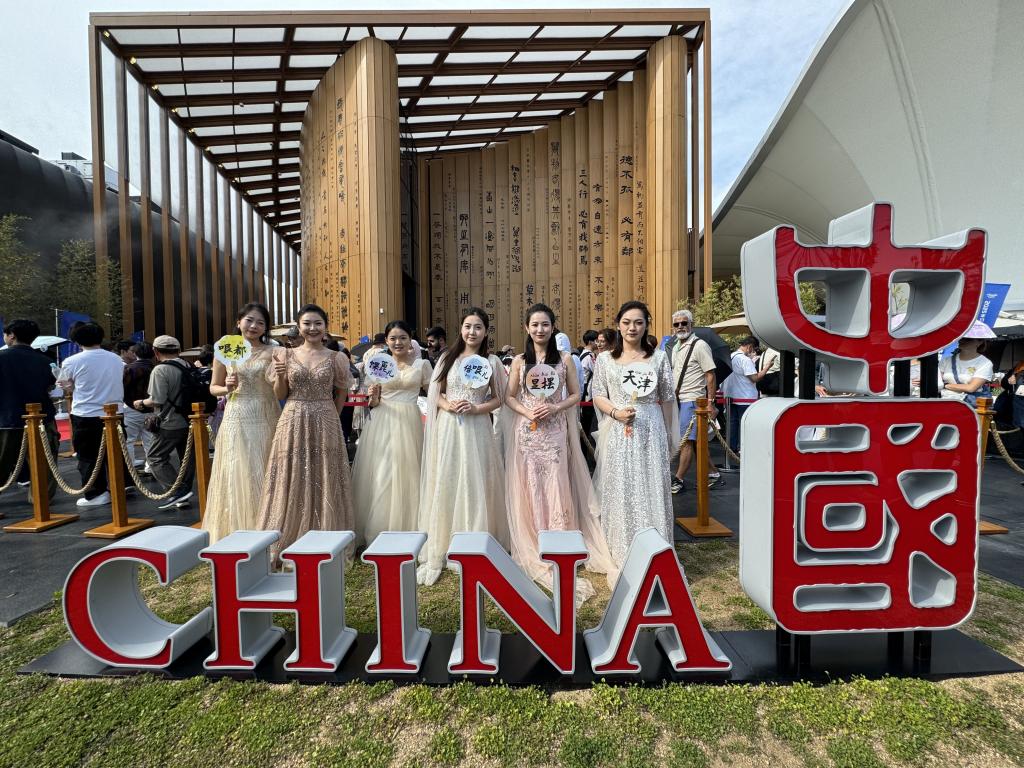 我校師生參加大阪世博會“天津活動周”