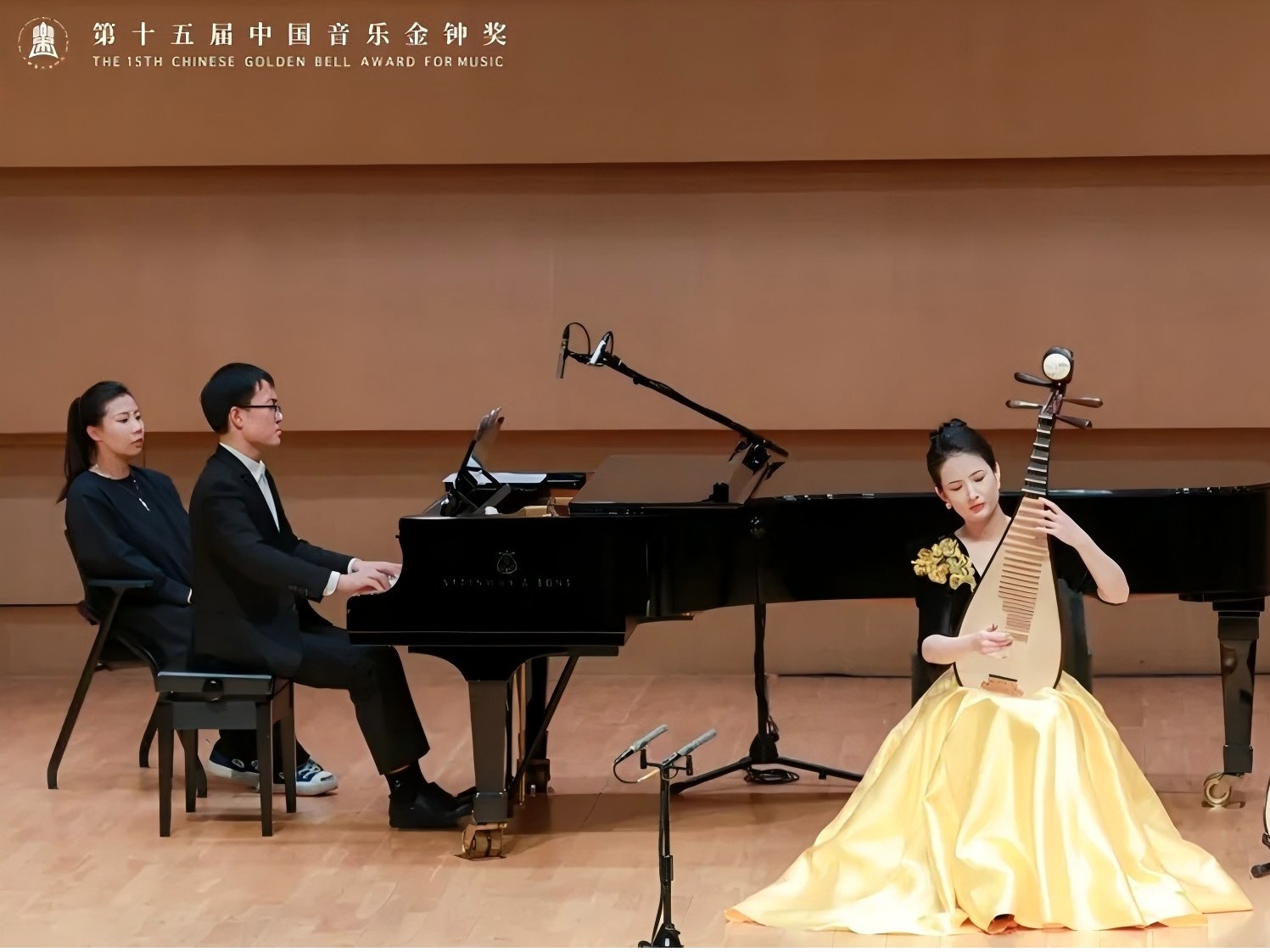 弦扣金鐘！張雅迪以琵琶奏響第十五屆中國音樂金鐘獎“華彩答卷”
