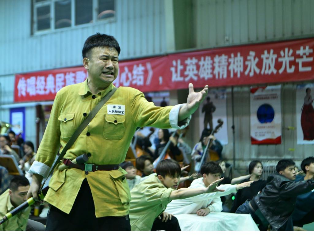 天津音樂學(xué)院復(fù)排民族歌劇《同心結(jié)》5月唱響  首個(gè)開放排練日淚灑全場