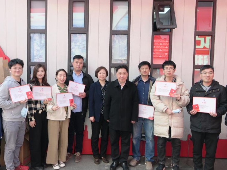 熱血匯聚愛心 建功“十項行動”——我校干部教師積極參與無償獻血活動