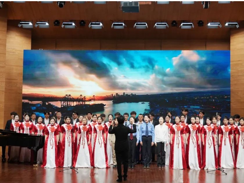 校地?cái)y手奏響青年強(qiáng)音 | 天津音樂學(xué)院聯(lián)合河?xùn)|區(qū)舉辦“強(qiáng)作風(fēng) 青年挺膺 促發(fā)展 青年競(jìng)進(jìn)”五四青年節(jié)示范活動(dòng)