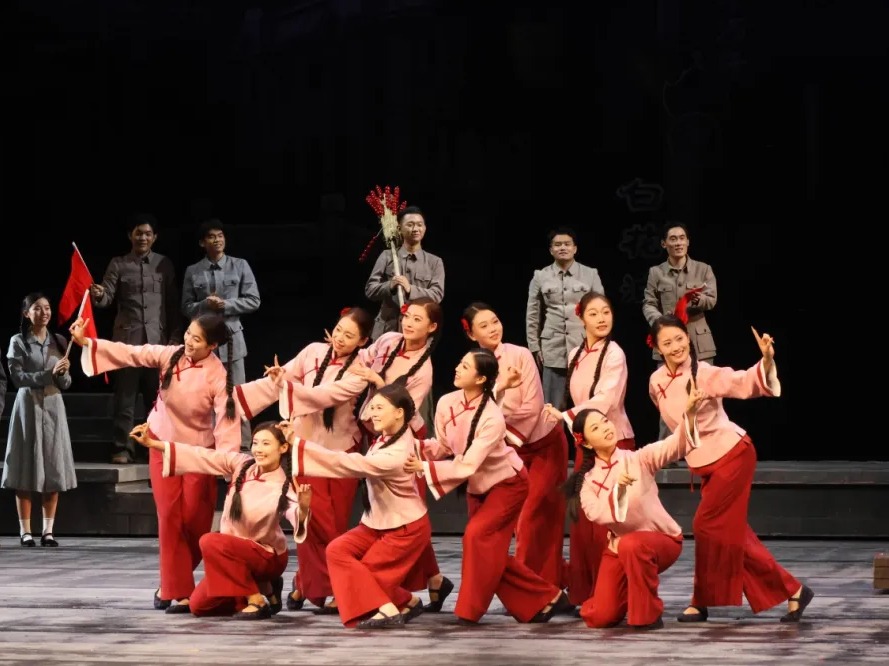 民族歌劇《二泉》在烏魯木齊大劇院震撼上演