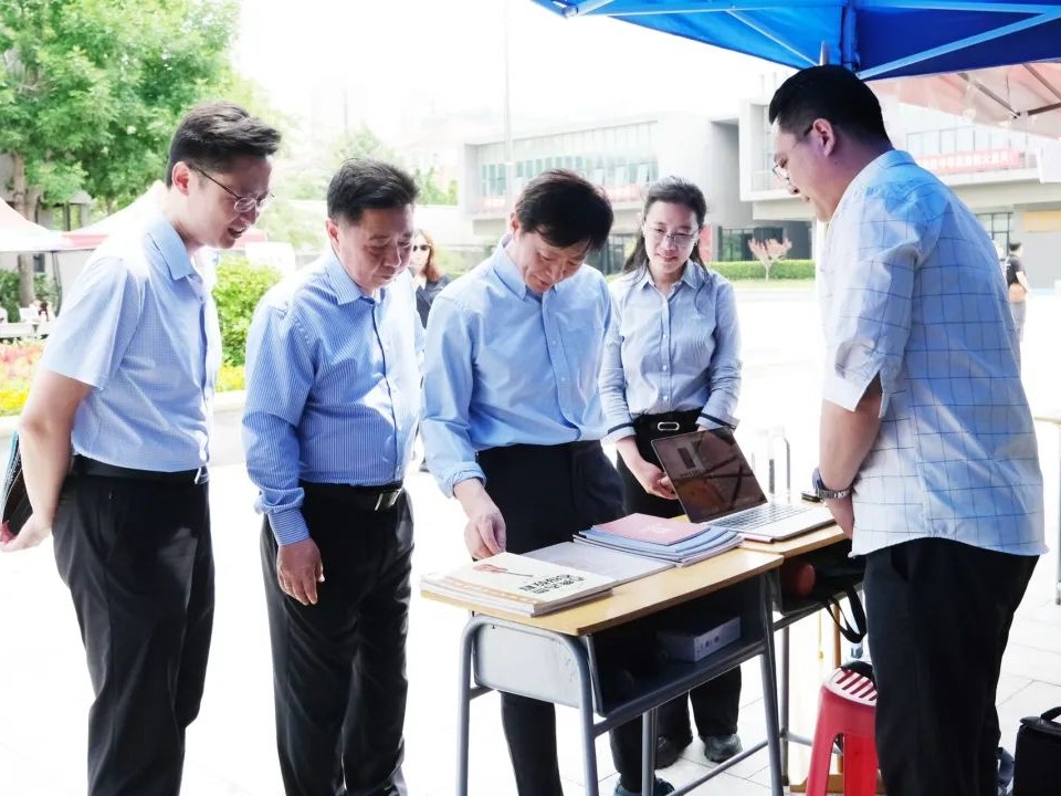 我校成功舉辦“百日沖刺 暖心護航”2023屆畢業生招聘雙選會