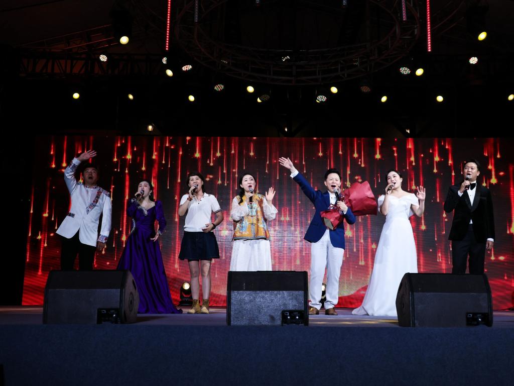 天津音樂學院“紅色文藝輕騎兵”燃情綻放青島老城街區丨我校師生參加第35屆青島國際啤酒節