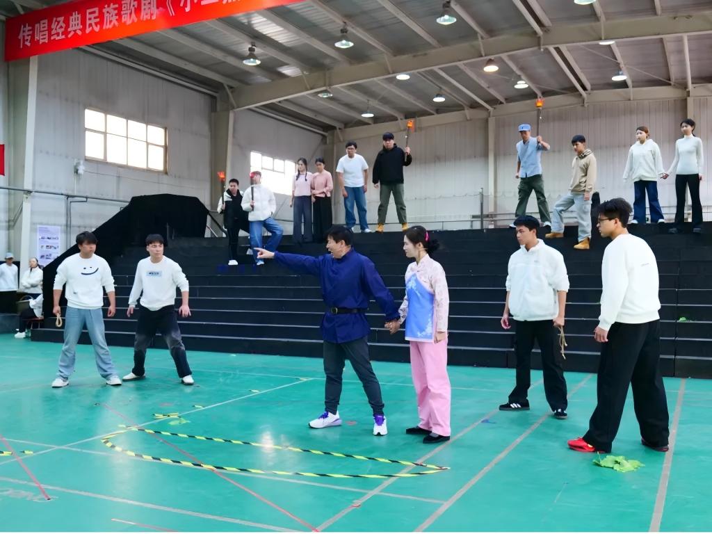 天津音樂學院教學劇目民族歌劇《小二黑結婚》全劇合樂聯排進行中