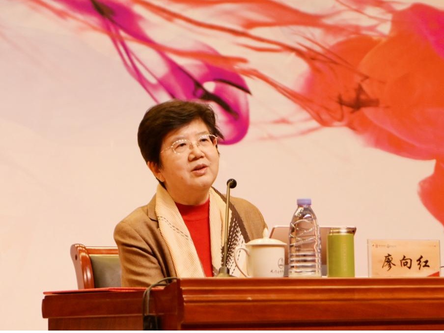 著名歌劇導演廖向紅在我校舉辦《探索中國當代現實題材歌劇創作》專家課