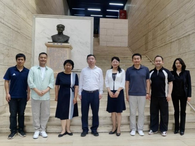 天津市歐美同學會秘書長孫騫一行來校調研座談