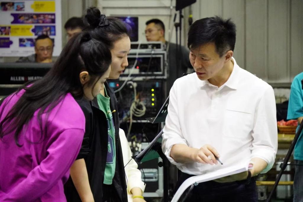 探班現(xiàn)場(chǎng)丨天津音樂(lè)學(xué)院版民族歌劇《二泉》完成戲劇細(xì)排，正式進(jìn)入演員合樂(lè)階段