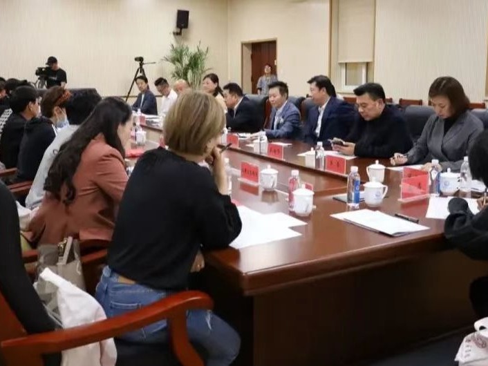 天津音樂學院舉行慶祝中華人民共和國成立75周年主題活動暨民族歌劇《同心結》新聞媒體通氣會