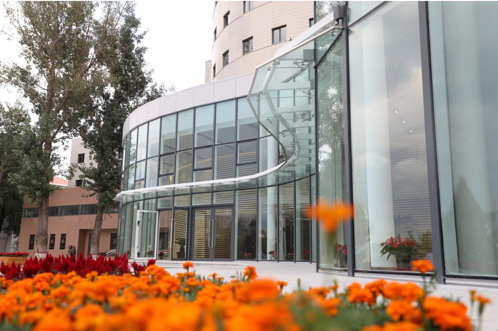 學校開展春節走訪慰問活動