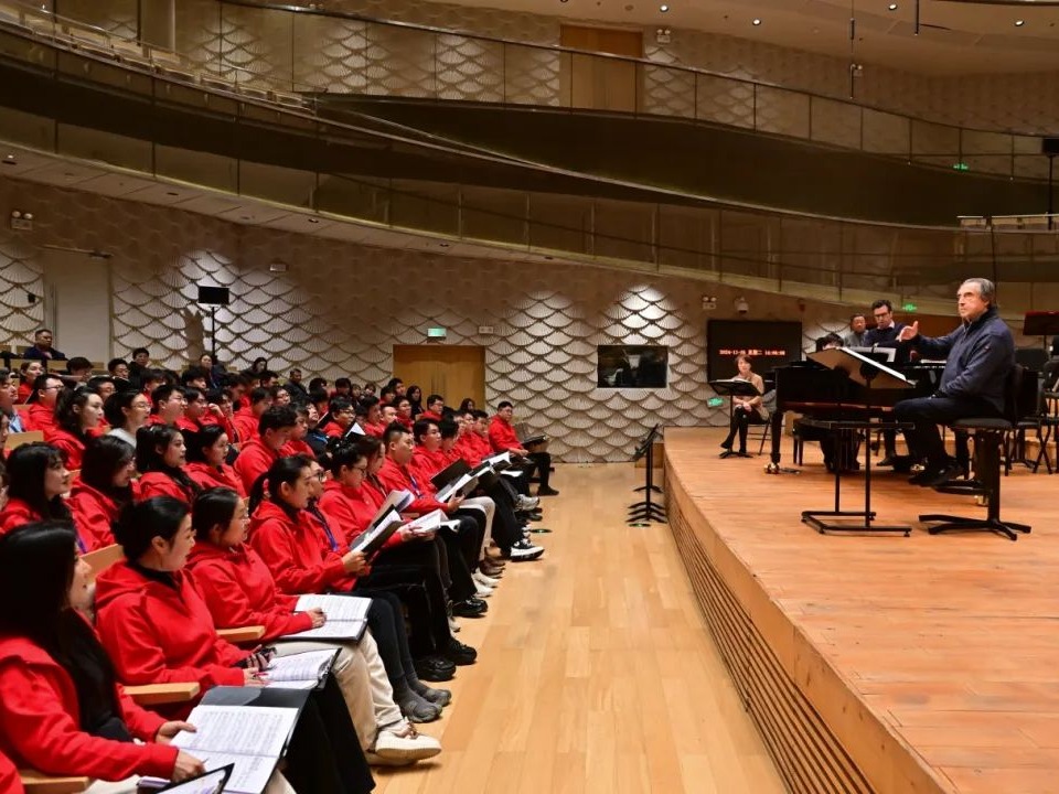 天津音樂學(xué)院青年合唱團(tuán)《鄉(xiāng)村騎士》排練側(cè)記（三）