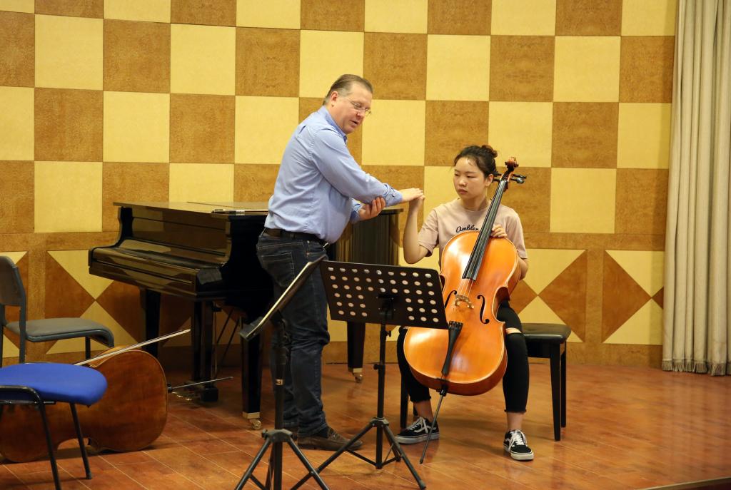 【2017五月音樂節】瑞士大提琴家奧菲歐?曼多奇大師班在成功舉辦