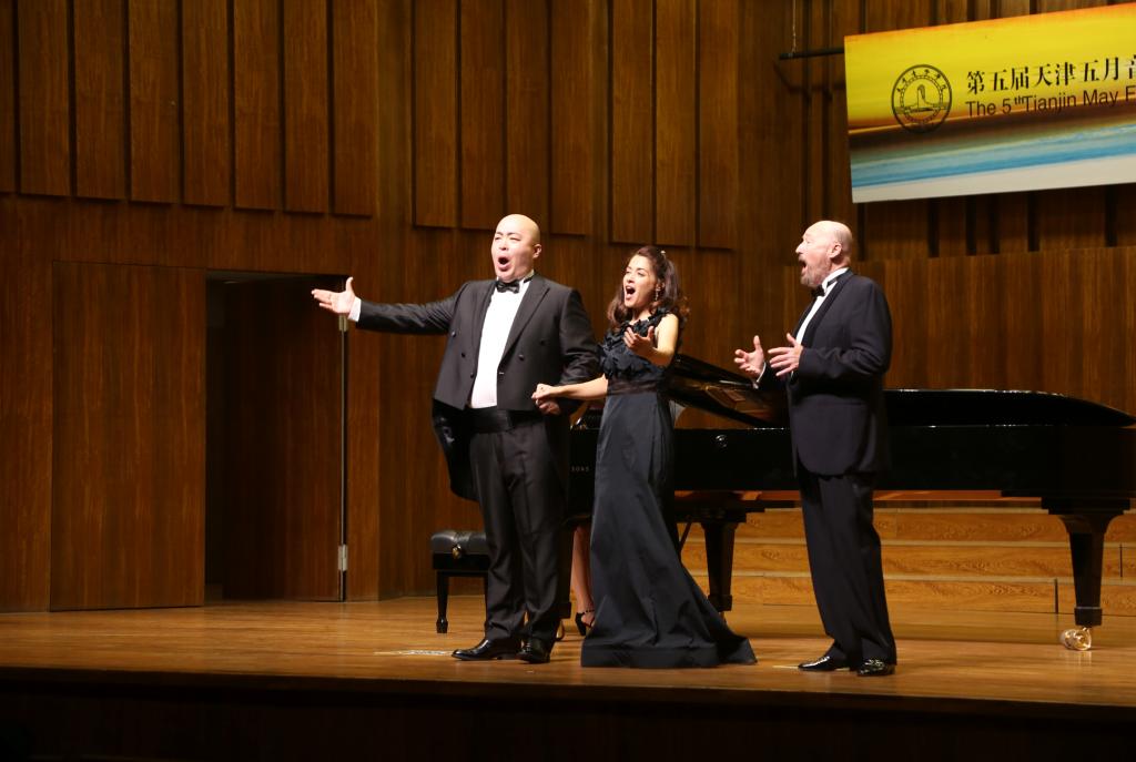 【2017五月音樂節】“普羅旺斯盛夏之夜”聲樂專場音樂會在我院音樂廳舉行