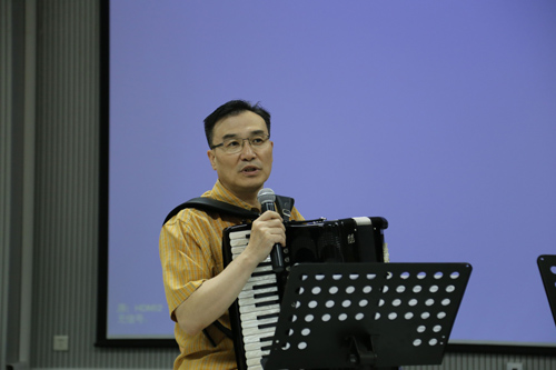 【2017五月音樂節】空政文工團團長張天宇舉辦學術講座《手風琴即興伴奏的編配與實踐》